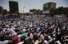 Hàng nghìn người tuần hành ủng hộ Tổng thống Ai Cập